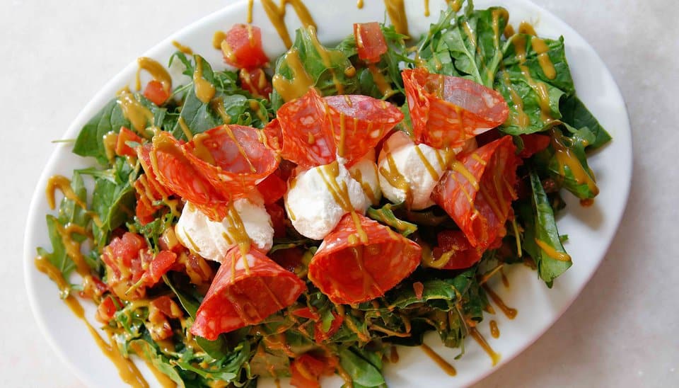 Karamanlidika-Athens-salad_athinorama-slide4