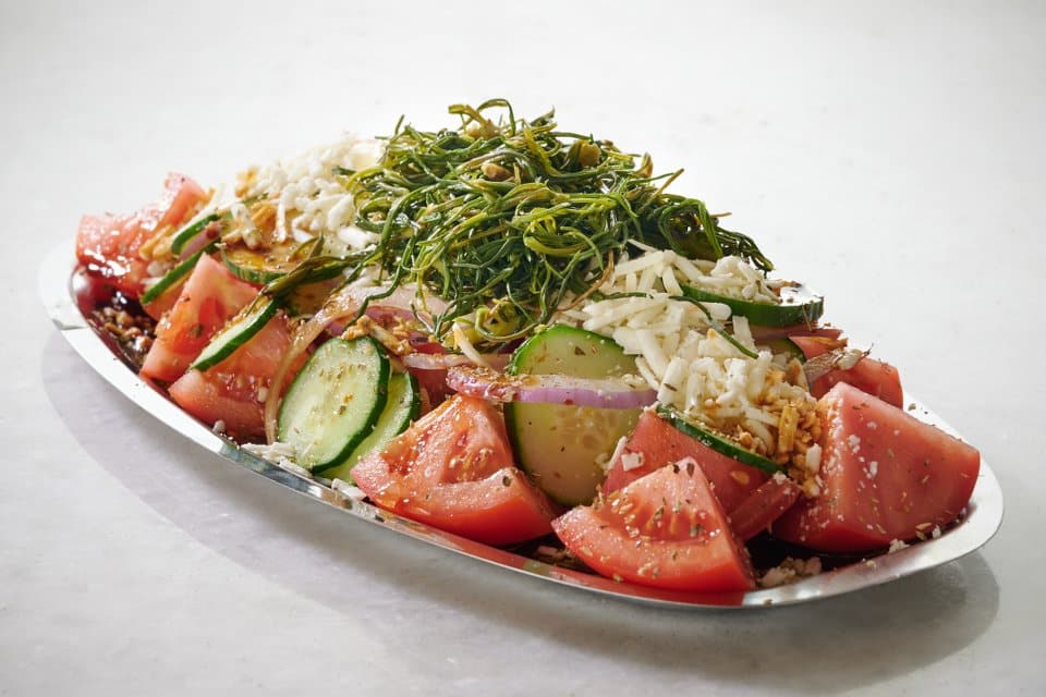 salata-xvriatikh-me-sfella-almyra-mpalsamiko-mantarini_ergasthri-karamanlidika-ermou